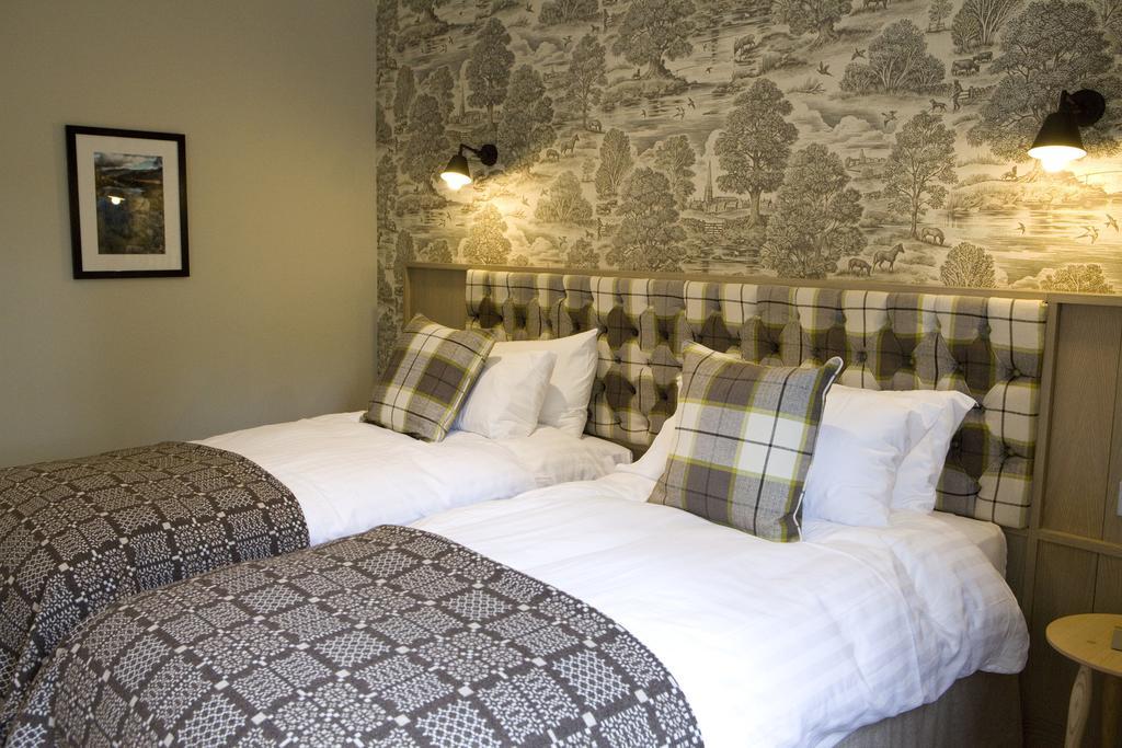 Saracens Head Hotel Beddgelert Bagian luar foto