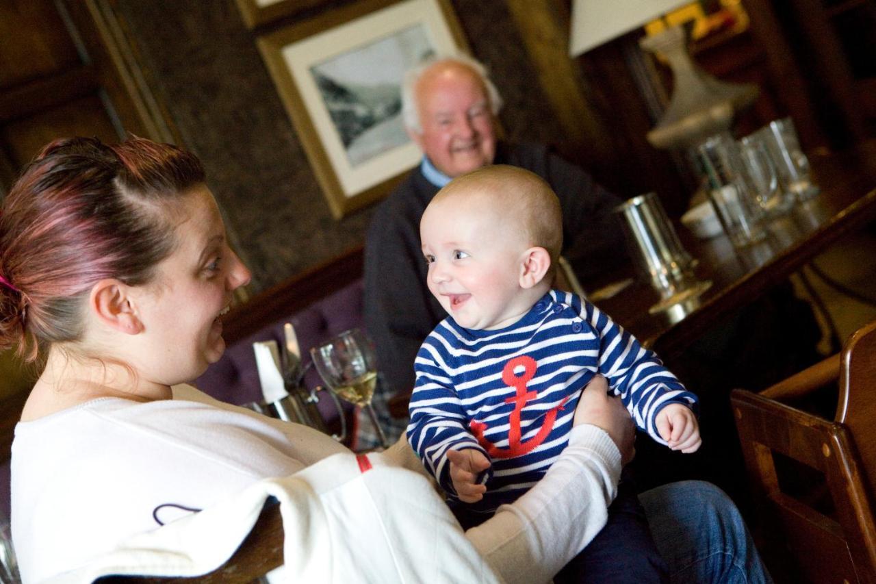 Saracens Head Hotel Beddgelert Bagian luar foto